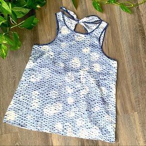 Lou & Grey sleeveless blouse, cloud/sky pattern, size Medium